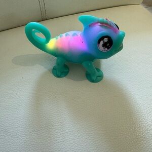Little Live Pets BRIGHT LIGHT CHAMELEON Interactive Figure Pet Teal Aqua